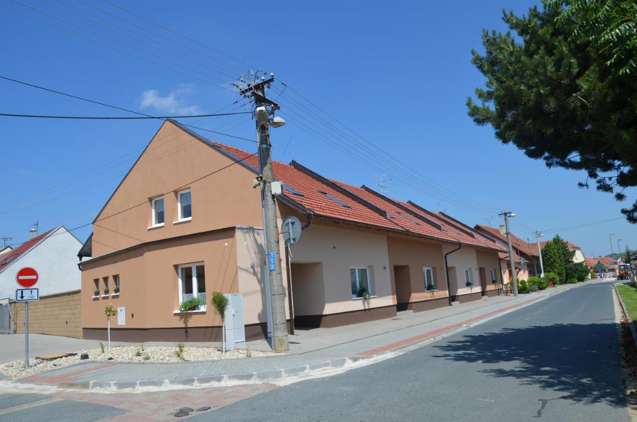 Apartmány Za Dvorem Velké Pavlovice Exterior foto
